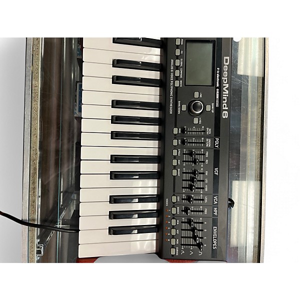 Used Behringer deep mind 6 Synthesizer
