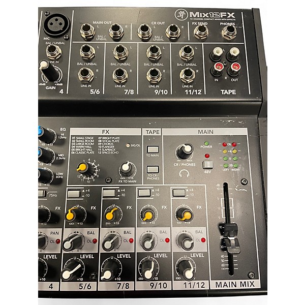 Used Mackie mix 12 fx Unpowered Mixer
