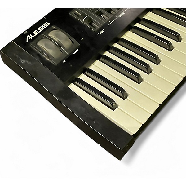 Used Alesis QS6.1
