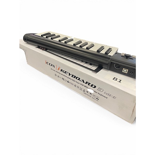 Used Icon IKEYBOARD 3 MINI MIDI Controller
