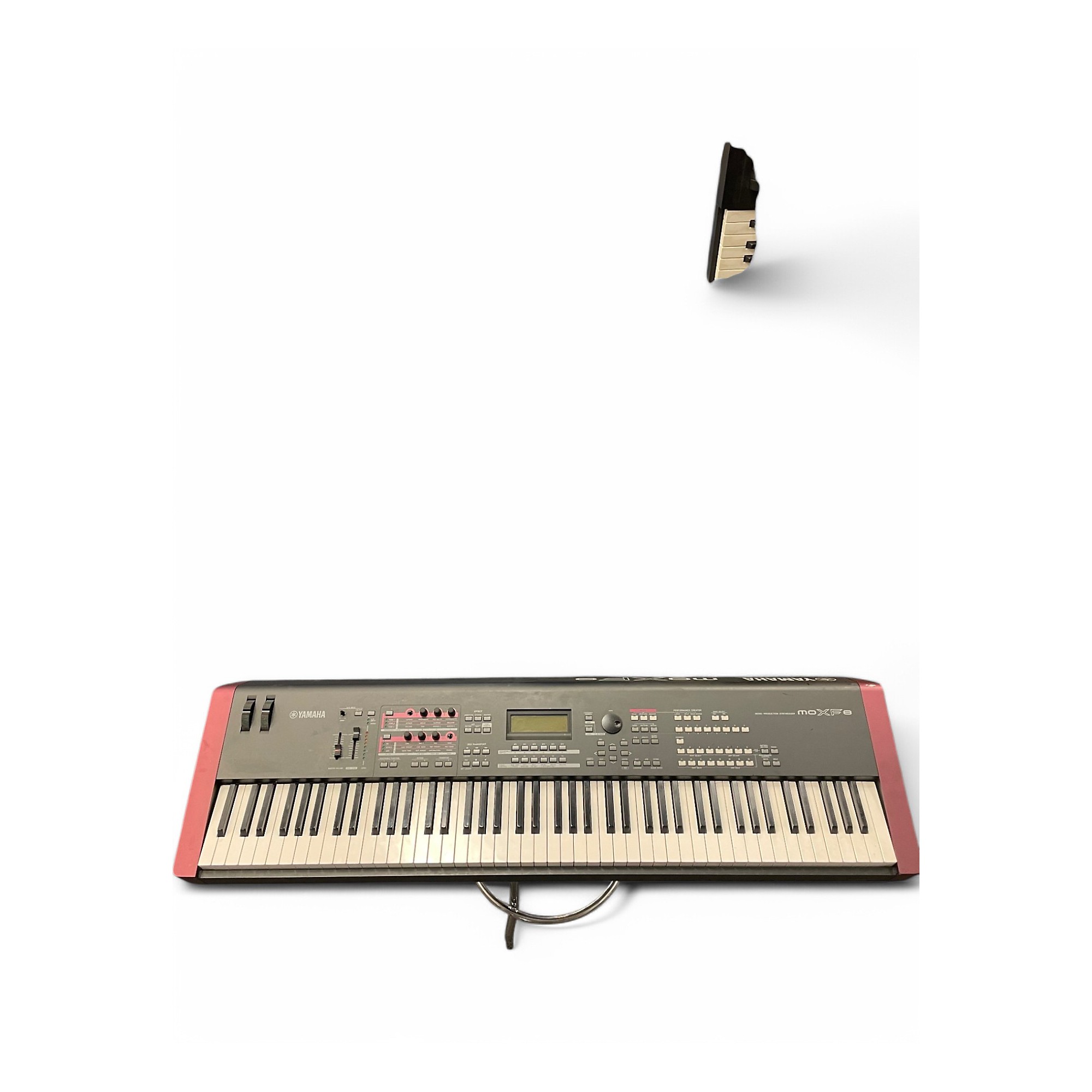 Used Yamaha MOXF8 88 Key Keyboard Workstation | Guitar Center