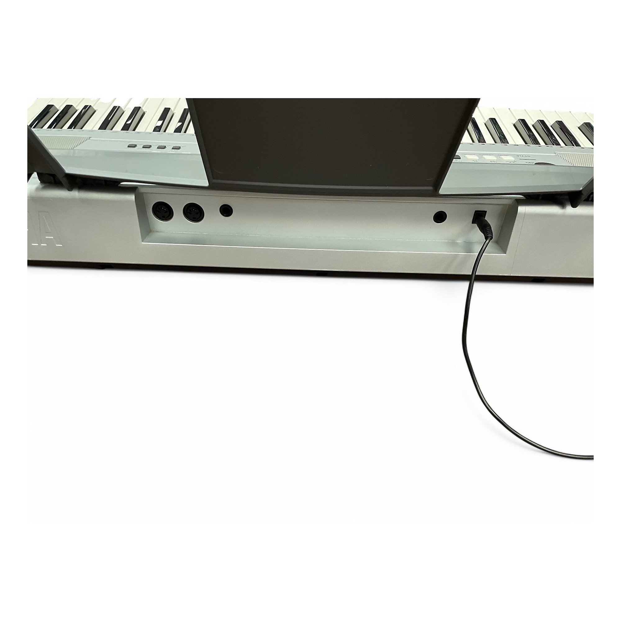 ヤマハＰSRＥ323 Used Yamaha PSRE323 61 Key Portable Keyboard | Guitar Center