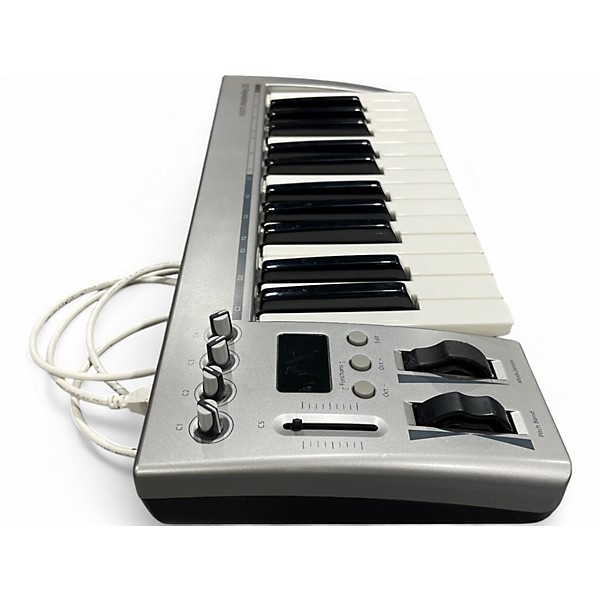Used Acorn MASTERKEY 25 MIDI Controller