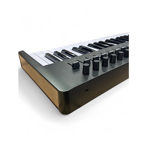 Used Arturia Keylab Essential 61 MIDI Controller