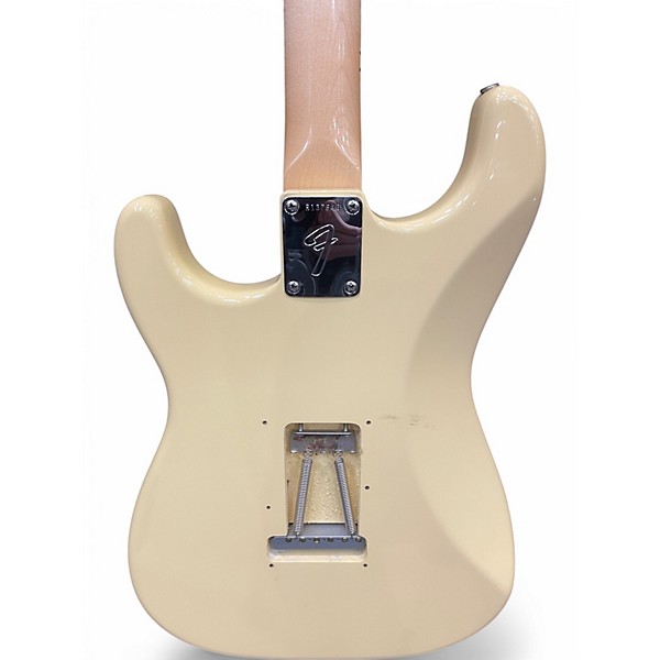 Used Fender Custom Shop Yngwie Malmsteen Stratocaster Vintage White Solid Body Electric Guitar