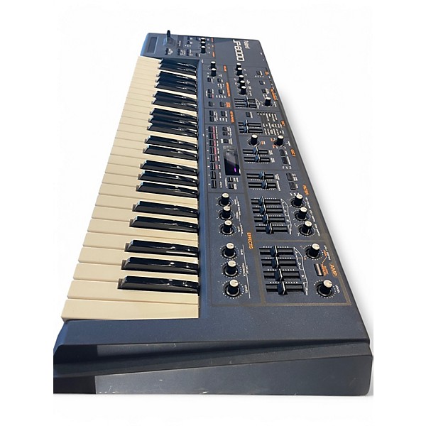 Used Roland JP 8000 Keyboard Workstation