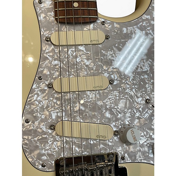 Used Fender American Standard Stratocaster Olympic White Solid Body Electric Guitar