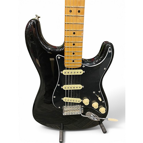 Used Fender PLAYER II STRATOCASTER Black Solid Body Electric Guitar