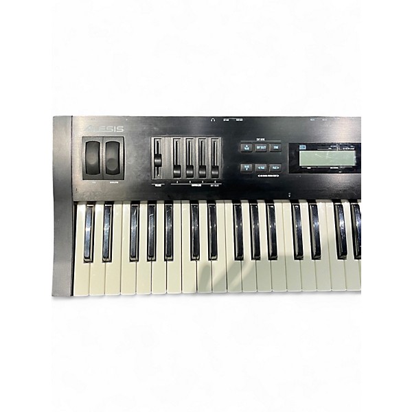 Used Alesis QS6.1 Digital Piano