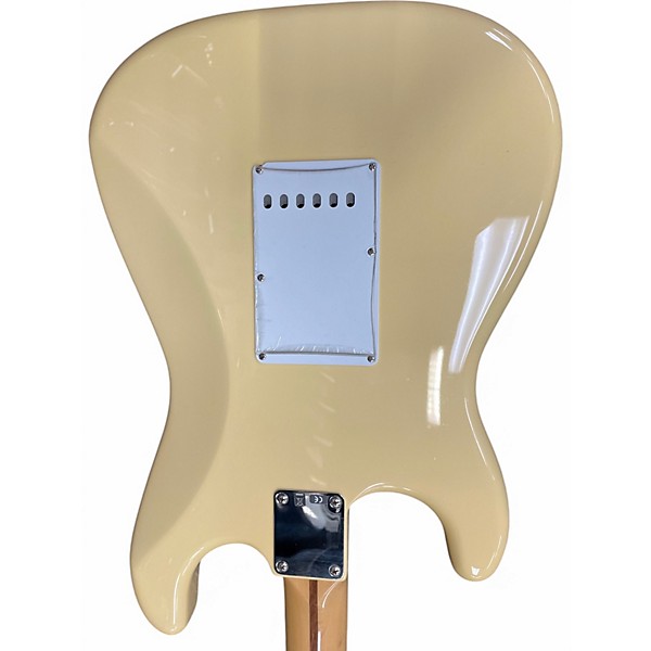 Used Fender Artist Series Yngwie Malmsteen Stratocaster Vintage White Solid Body Electric Guitar