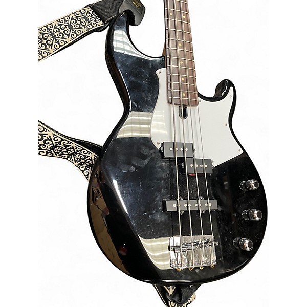 Used Yamaha broadbass 4 string Black Electric Bass Guitar