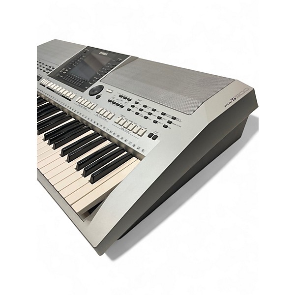 Used Yamaha PSRS900 61 Key Arranger Keyboard