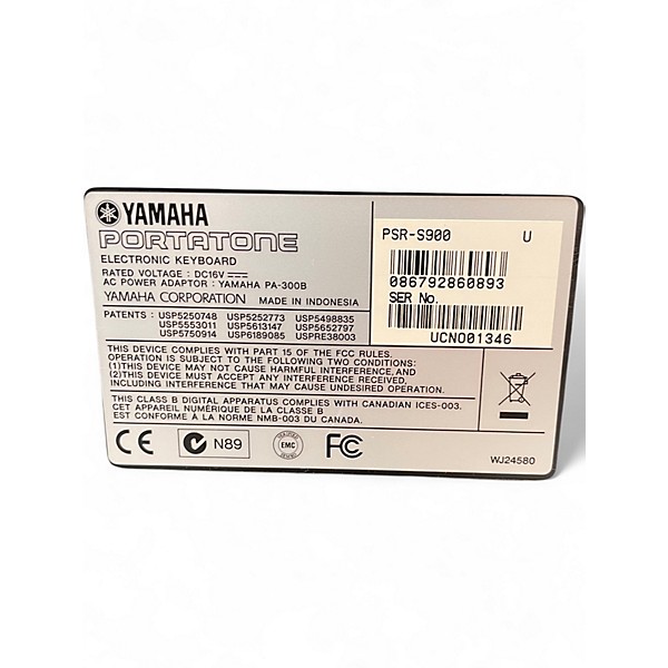 Used Yamaha PSRS900 61 Key Arranger Keyboard