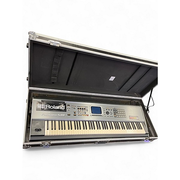 Used Roland fantom s88 Keyboard Workstation