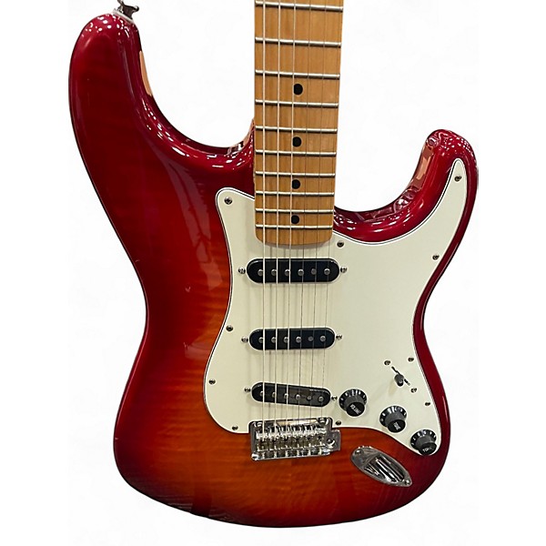 Used Fender Deluxe Stratocaster RED Solid Body Electric Guitar
