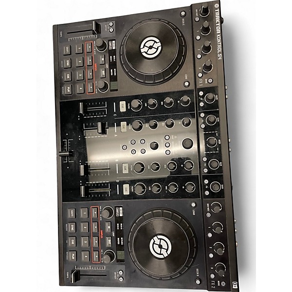 Traktor Kontrol S4: 4-channel DJ controller