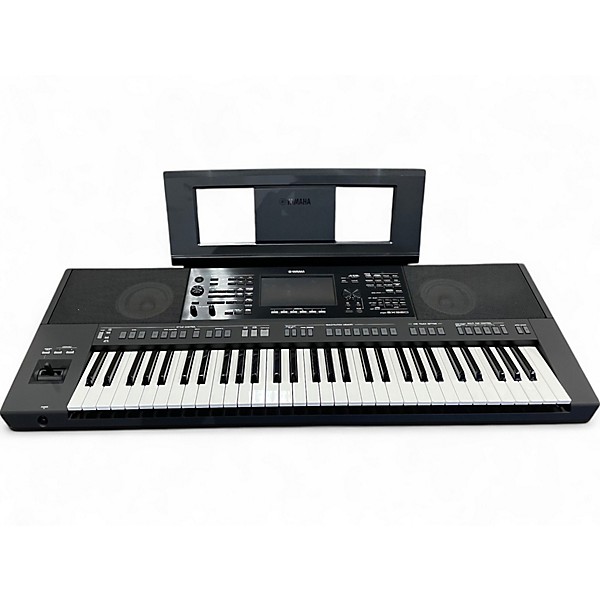 Used Yamaha PSRSX920 Arranger Keyboard