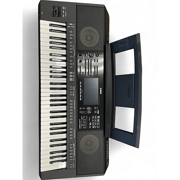 Used Yamaha PSRSX920 Arranger Keyboard