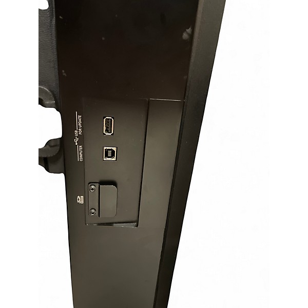 Used Roland FA08 Keyboard Workstation