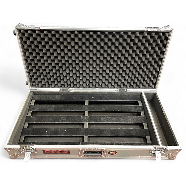 Used Pedaltrain Classic Pro Pedalboard with Hardcase Pedal Board