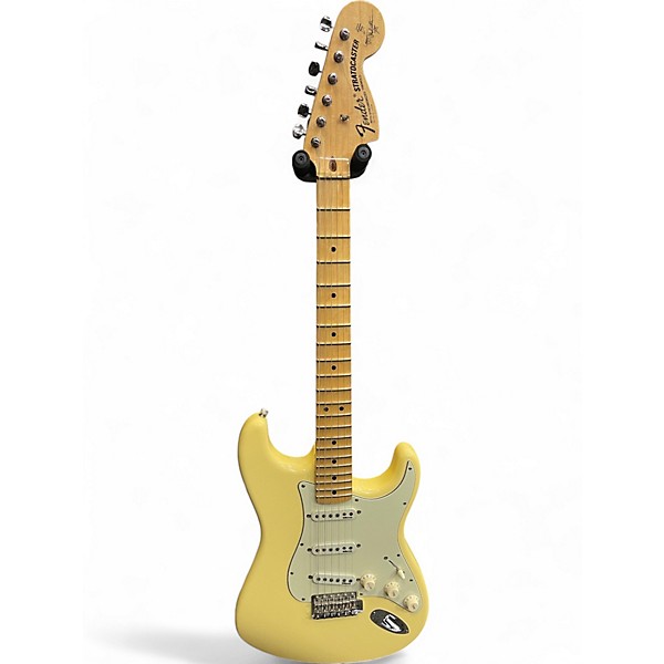 Vintage 2006 Fender Artist Series Yngwie Malmsteen Stratocaster Vintage White Solid Body Electric Guitar