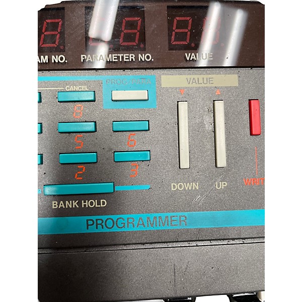 Vintage 1983 KORG POLY-800 Synthesizer