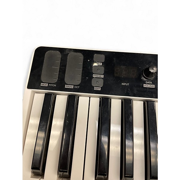 Used Irig Keys I/O 25 MIDI Controller