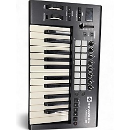 Used Novation LAUNCHKEY 25 MK2 MIDI Controller