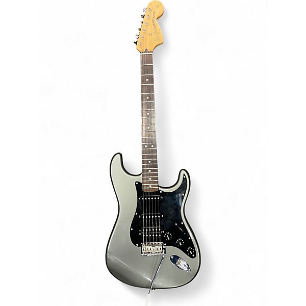 Used 2001 Fender Deluxe Stratocaster Metallic Gray Solid Body Electric Guitar