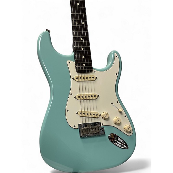 Used Fender American Professional Stratocaster with Rosewood Neck 900 Solid Body Electric Guitar