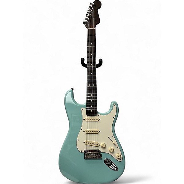 Used Fender American Professional Stratocaster with Rosewood Neck 900 Solid Body Electric Guitar
