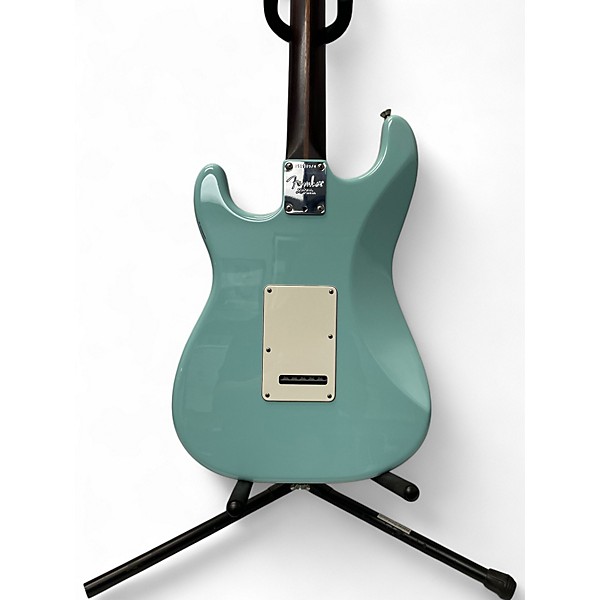 Used Fender American Professional Stratocaster with Rosewood Neck 900 Solid Body Electric Guitar