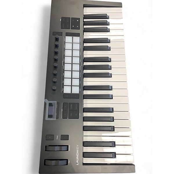Used Novation Used Novation LAUNCHKEY 37 MK4 MIDI Controller