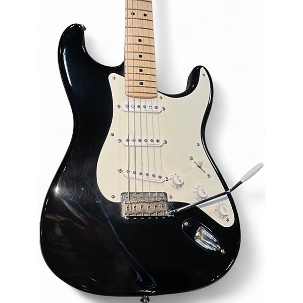 Used Fender Eric Clapton "Blackie" Stratocaster Black Solid Body Electric Guitar