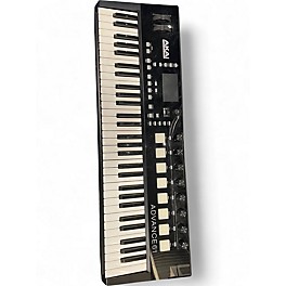 Used Akai Professional Advance 61 Keyboard Workstation