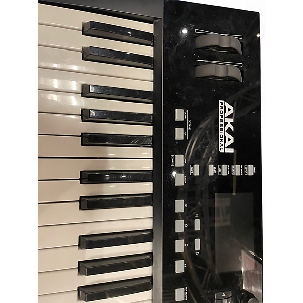 Used Akai Professional Advance 61 Keyboard Workstation