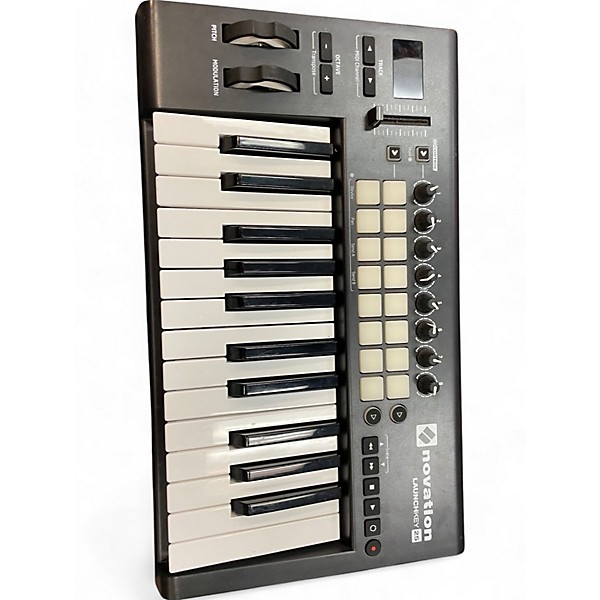 Used Novation Launchkey 25 Key MIDI Controller
