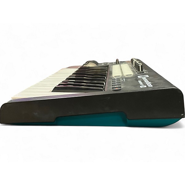Used Novation Launchkey 25 Key MIDI Controller