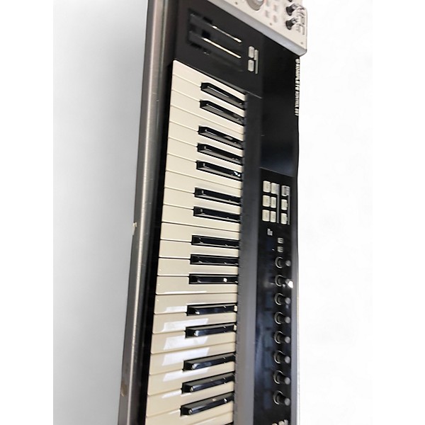 Used Native Instruments Komplete Kontrol S61 MIDI Controller