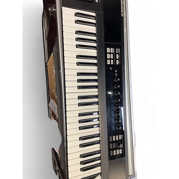 Used Native Instruments Komplete Kontrol S61 MIDI Controller