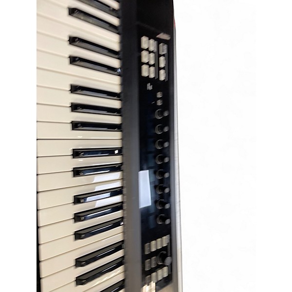 Used Native Instruments Komplete Kontrol S61 MIDI Controller