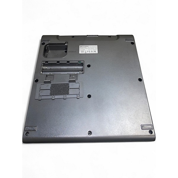 Used Zoom livetrak L-8 Powered Mixer