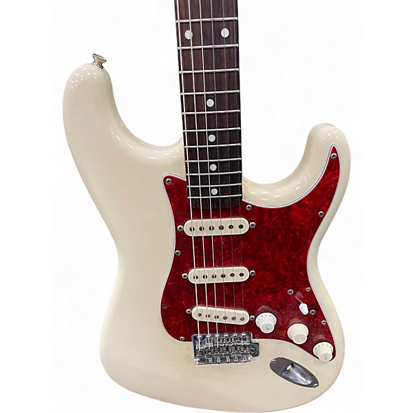 Vintage 1989 Fender 1989 Stratocaster White Solid Body Electric Guitar