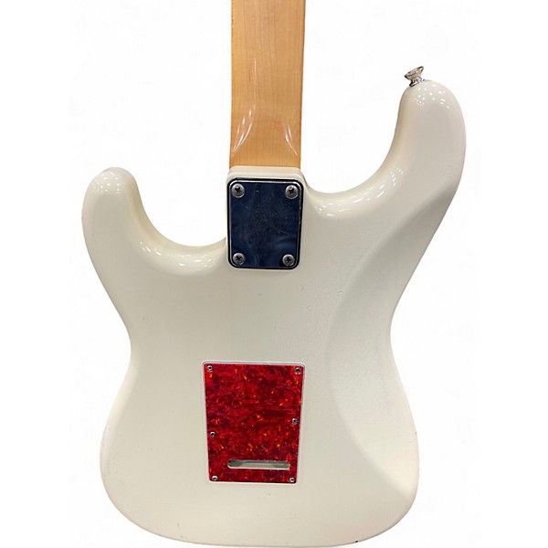Vintage 1989 Fender 1989 Stratocaster White Solid Body Electric Guitar