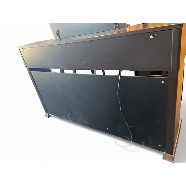 Used Yamaha clp-130 Digital Piano