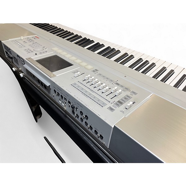 Used KORG M3 88 Key Keyboard Workstation