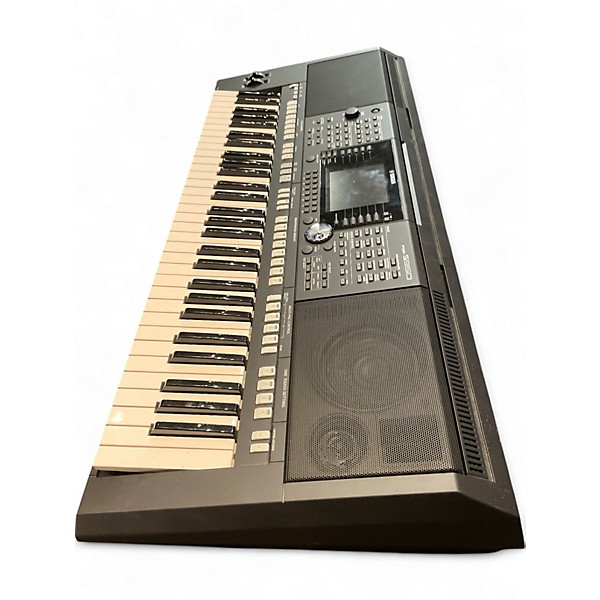 Used Yamaha PSRS950 61 Key Arranger Keyboard