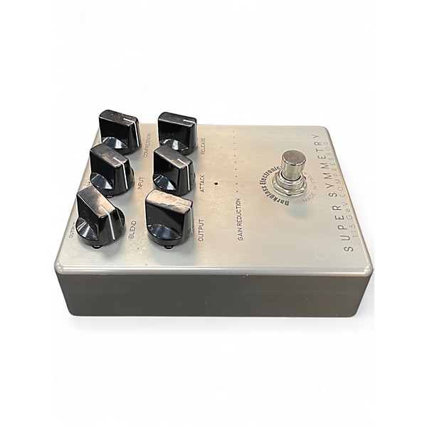 Used Darkglass super symmetry Bass Effect Pedal