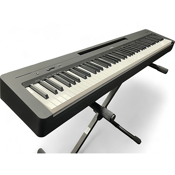 Used Yamaha p143