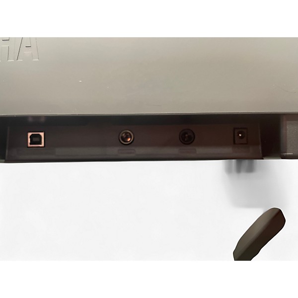 Used Yamaha p143